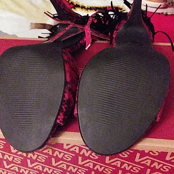 Shoes - Picture 3 of 3